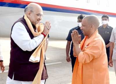 अमित शाह पहुंचे लखनऊ, चुना जाएगा विधायक दल का नेता